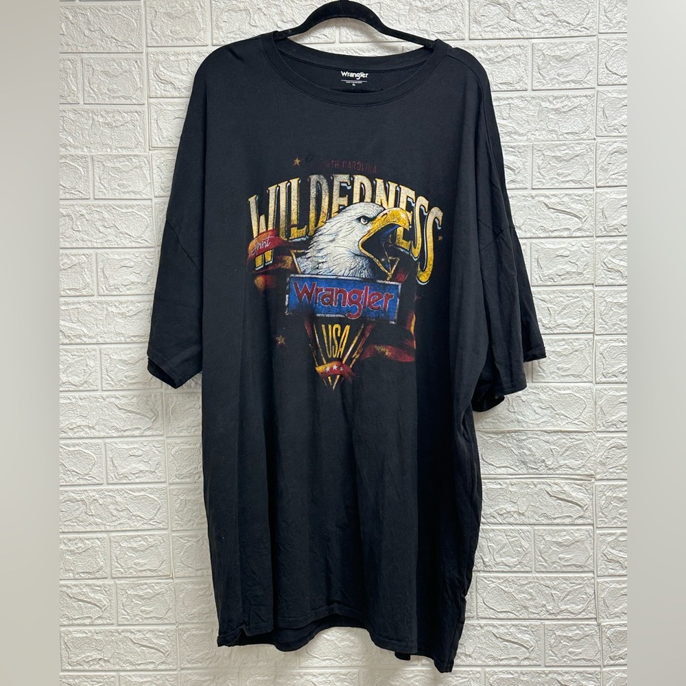 Wrangler tshirt could also work as short dress. Size XL